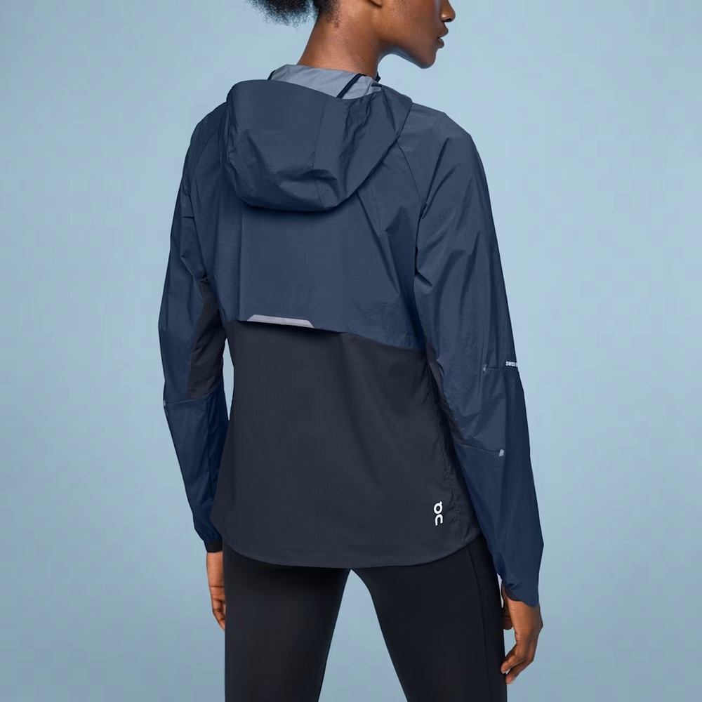 On Running Two-Tone Navy and Black Lightweight Running Jacket - Picture 14 of 16
